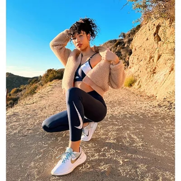 Nike Women's Large Dri Fit Indy Logo Sports Bra - Picture 4 of 6